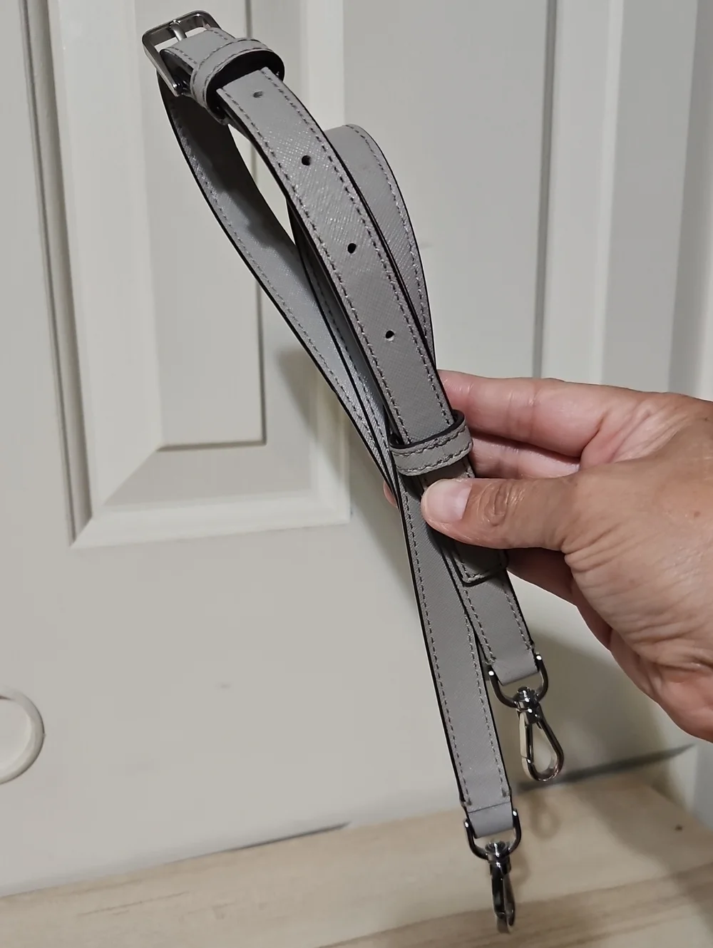 Kate Spade EUC Replacement Gray Safiano leather adjustable crossbody strap